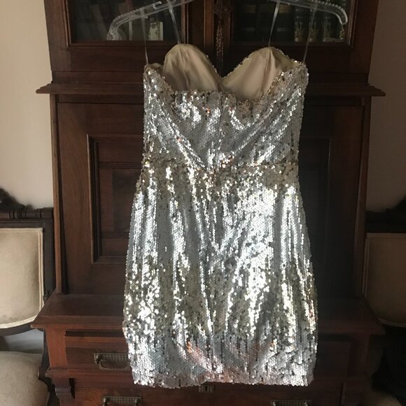 SOCIAL COUTURE: GOLD AND SILVER SEQUIN STRAPLESS DRESS SIZE L - Picture 4 of 5